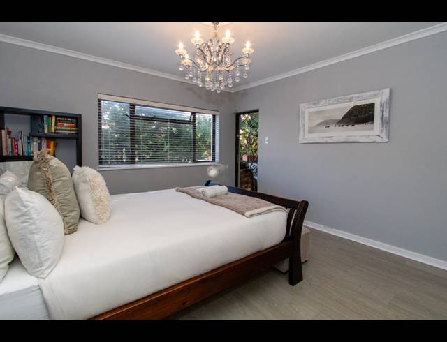 1 BEDROOM APARTMENT TO LET IN THREE ANCHOR BAY